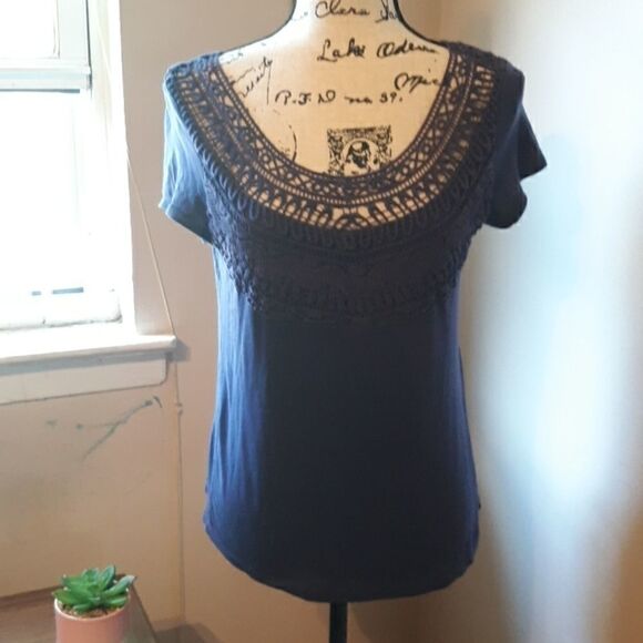 ANTHRO MEADOW RUE NAVY BLUE SHORT SLEEVE CROCHET DETAIL SCOOPNECK TOP X-SMALL - Picture 1 of 3